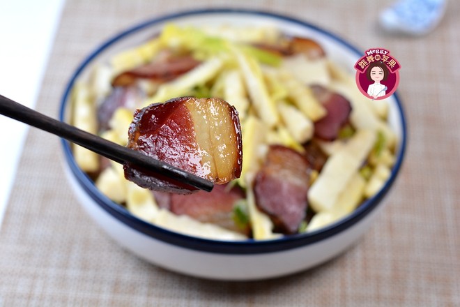 臘肉燜春筍的做法-咸鮮味燜菜譜