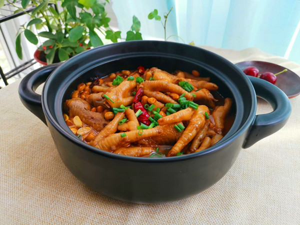 黃豆燜雞爪的做法-家常味燜菜譜