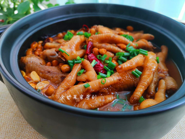 黃豆燜雞爪的做法-家常味燜菜譜