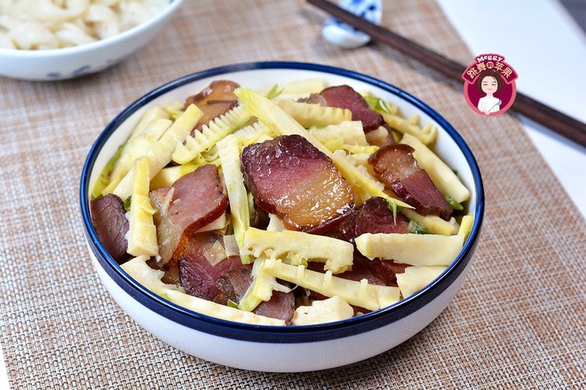 臘肉燜春筍的做法-咸鮮味燜菜譜