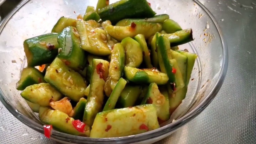 簡單的拍黃瓜的做法-酸辣味拌菜譜