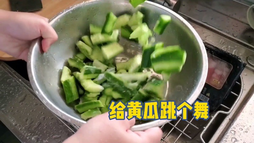 簡單的拍黃瓜的做法-酸辣味拌菜譜