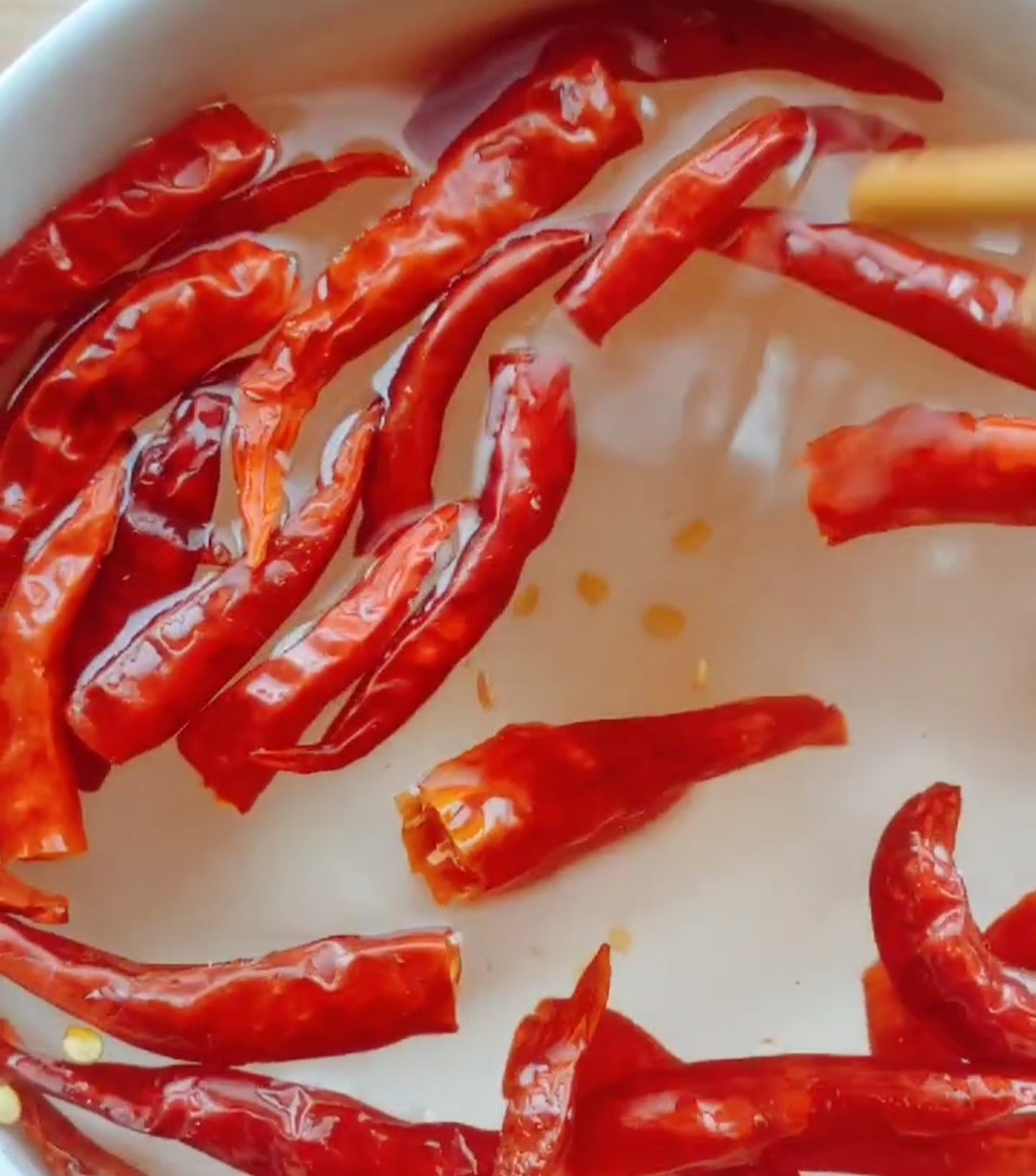 麻辣賽肥腸的做法-麻辣味炒菜譜