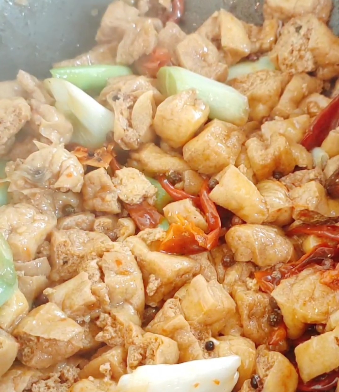 麻辣賽肥腸的做法-麻辣味炒菜譜