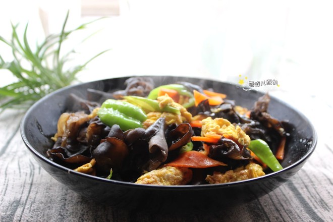 木耳炒雞蛋的做法-家常味炒菜譜