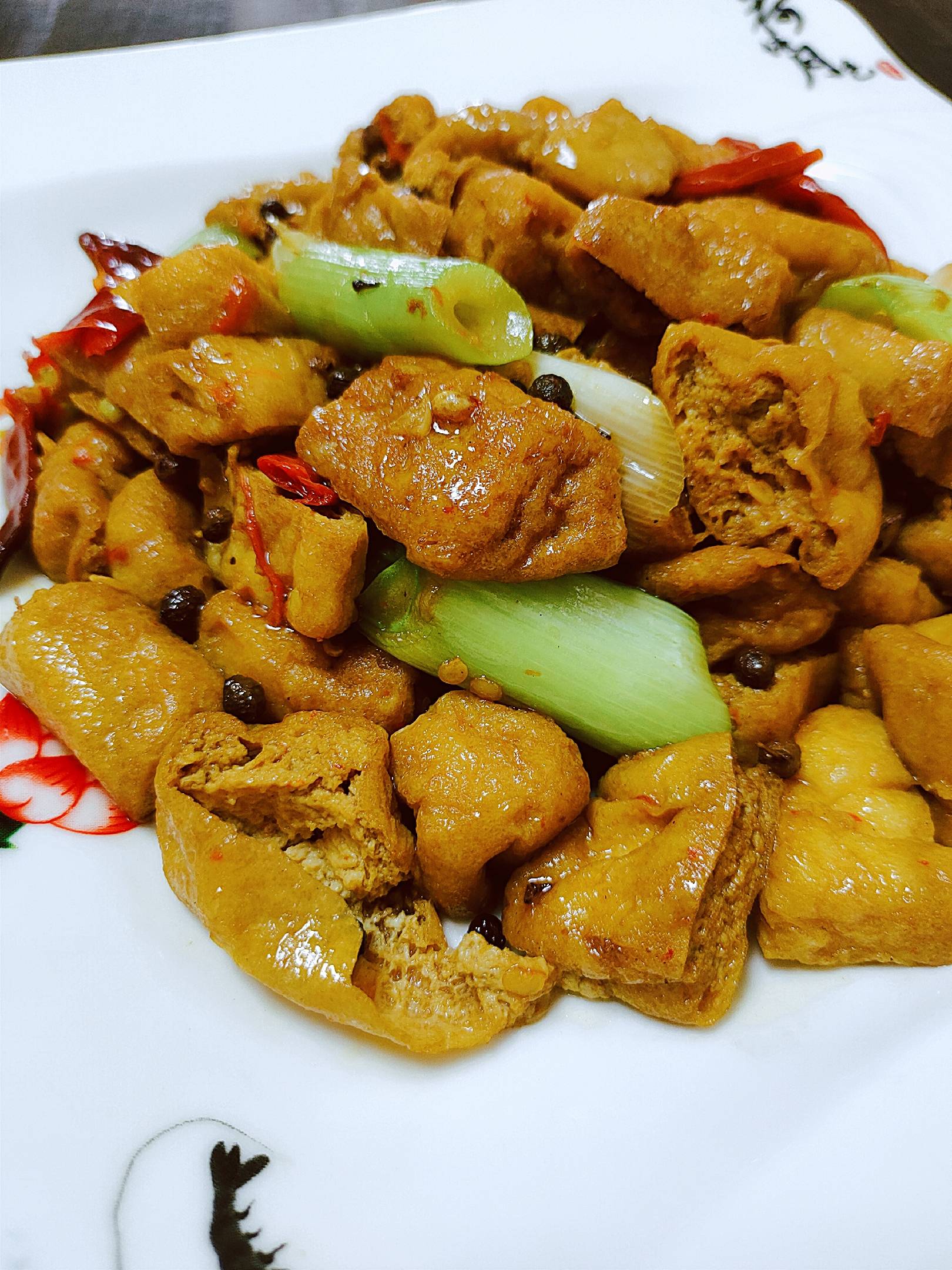 麻辣賽肥腸的做法-麻辣味炒菜譜