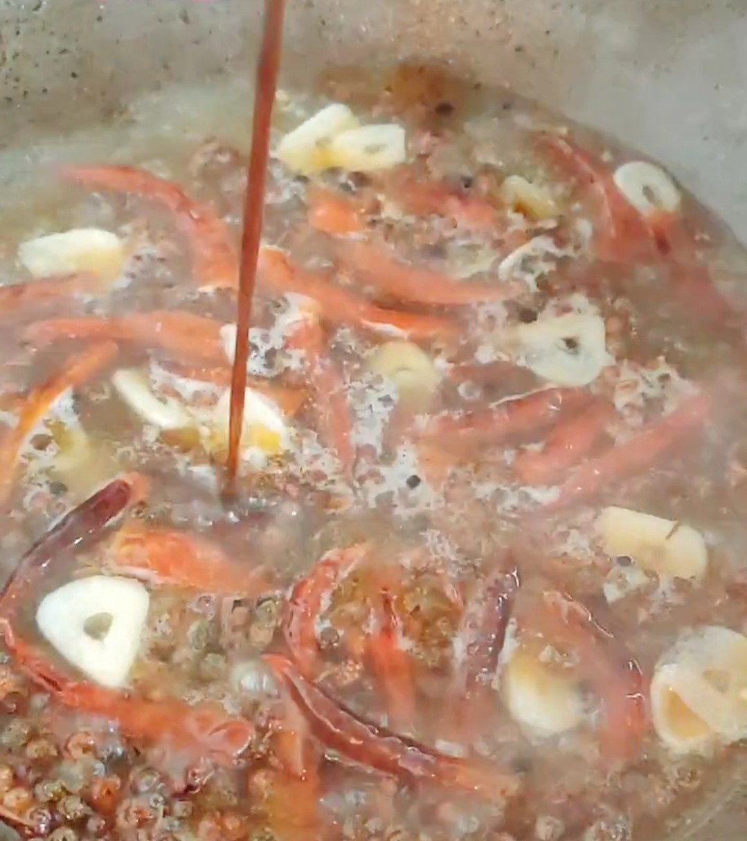 麻辣賽肥腸的做法-麻辣味炒菜譜