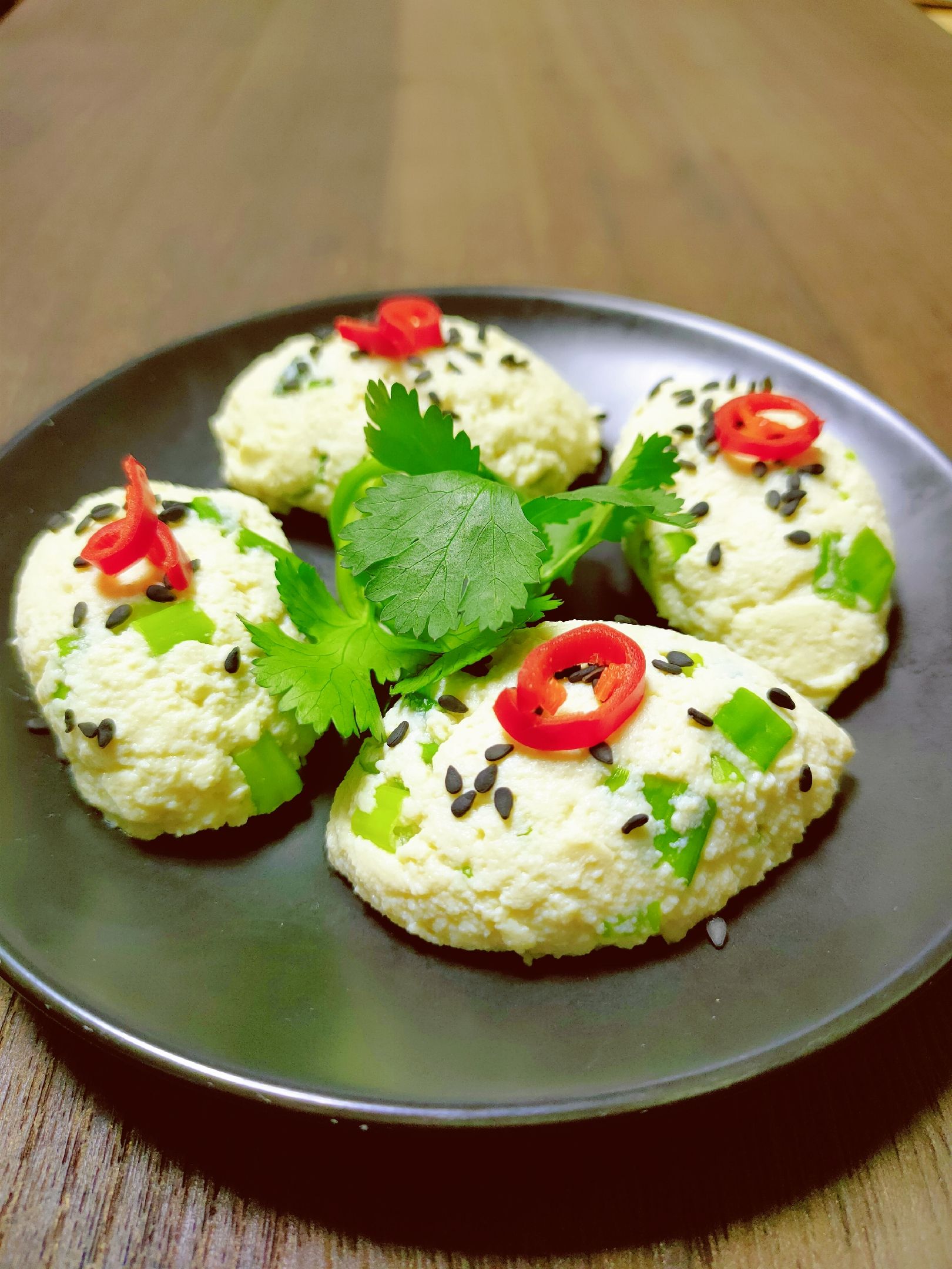 小蔥拌豆腐的做法-蔥香味拌菜譜