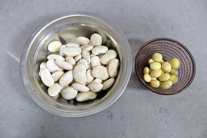 涼拌芹菜蕓豆白果的做法-家常味拌菜譜