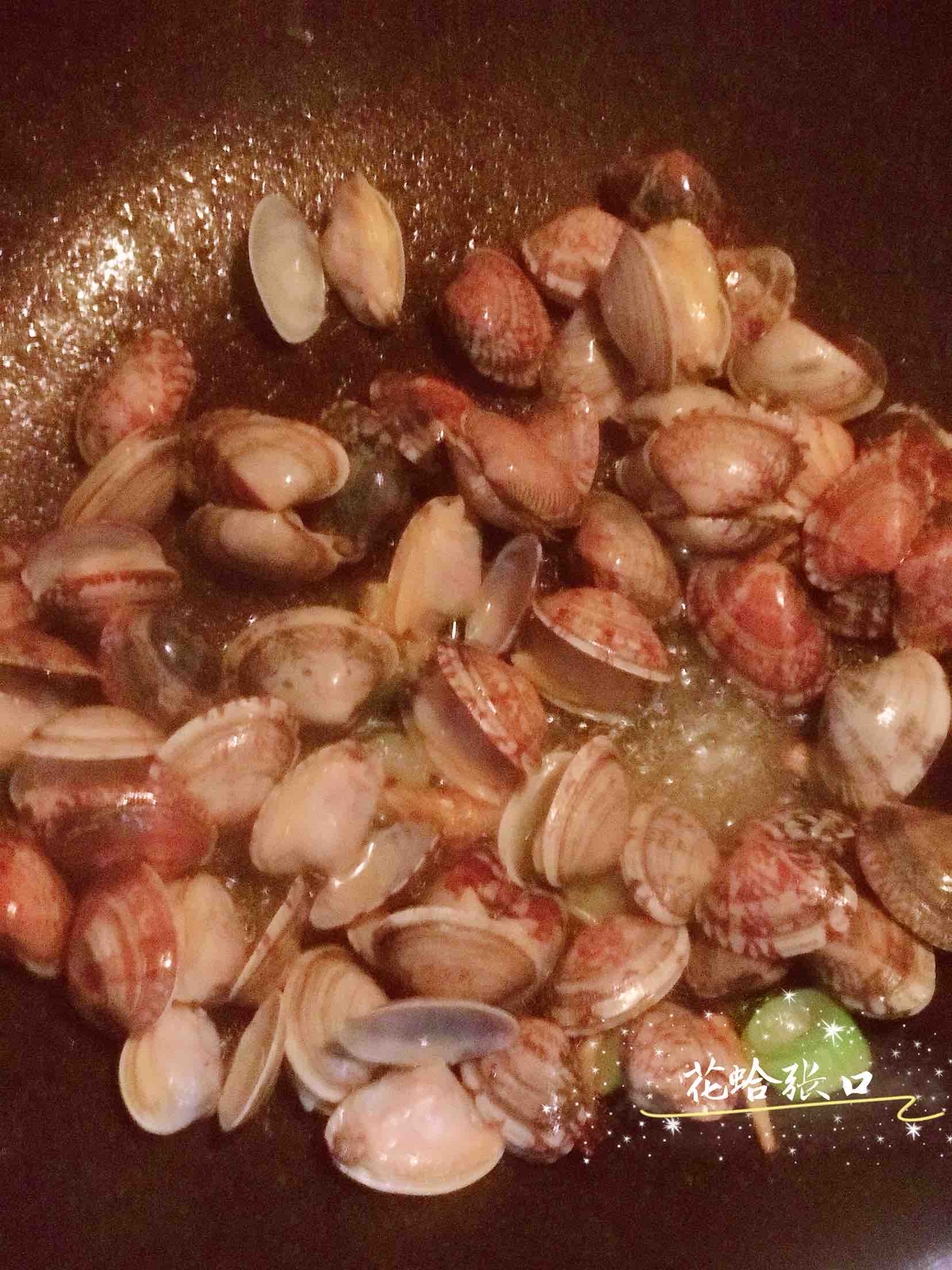 花蛤雙味豆腐煲的做法-咸鮮味煲菜譜