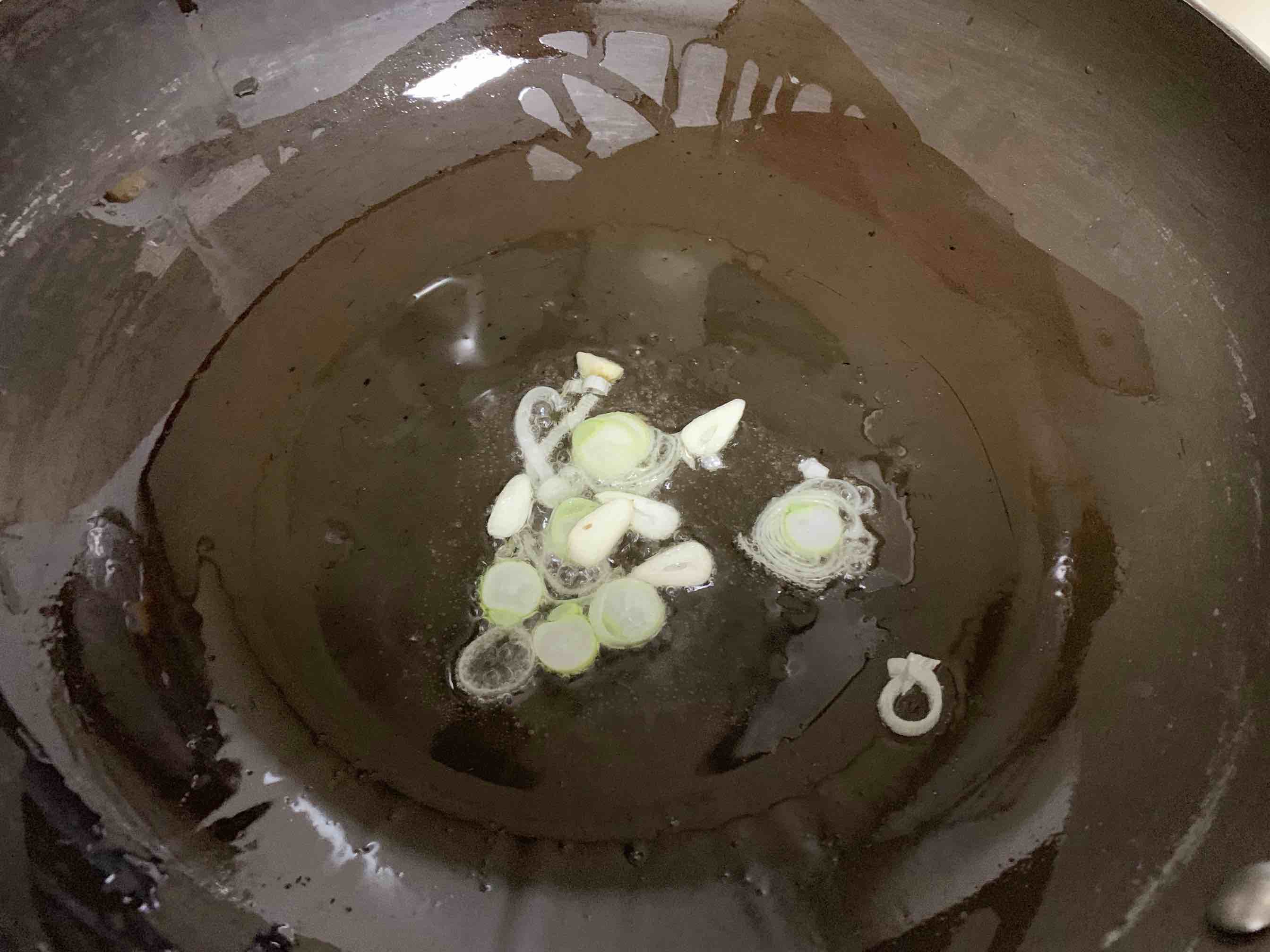 杏鮑菇蝦仁花蛤醬炒兒菜的做法-香辣味炒菜譜