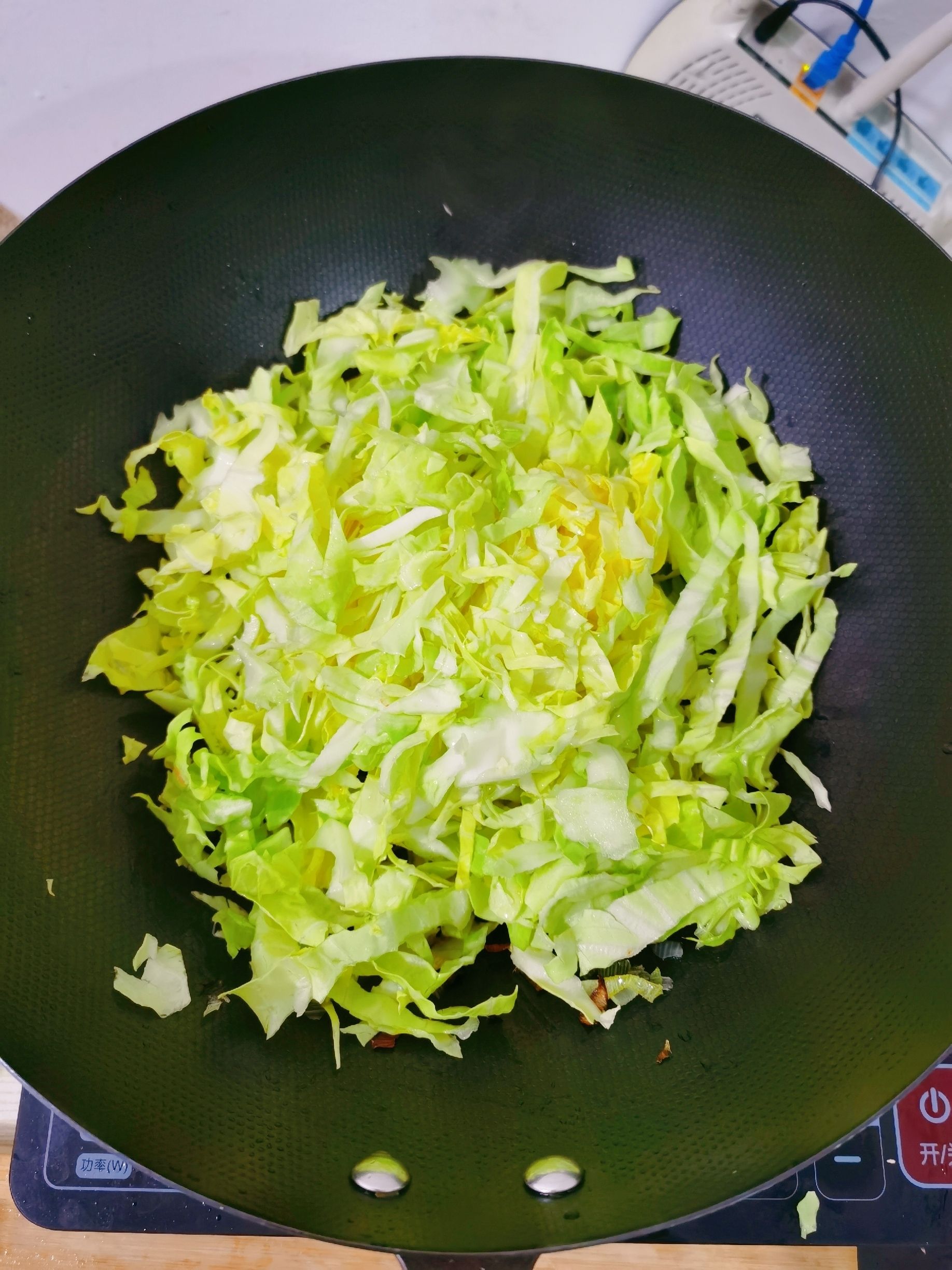 爆炒甘藍的做法-咸鮮味炒菜譜