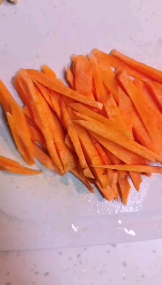 松茸春筍煲豆腐的做法-家常味煮菜譜