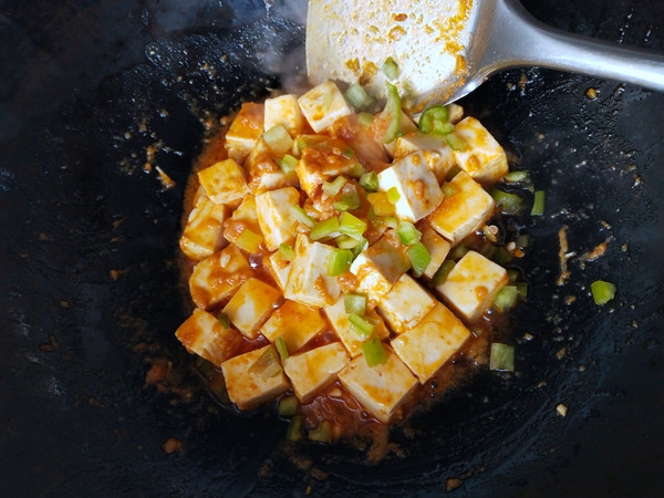 蟹黃豆腐的做法-咸鮮味炒菜譜