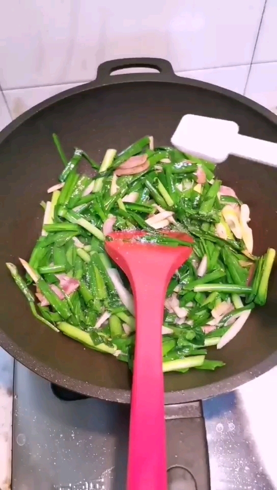 大蒜炒春筍的做法-家常味炒菜譜