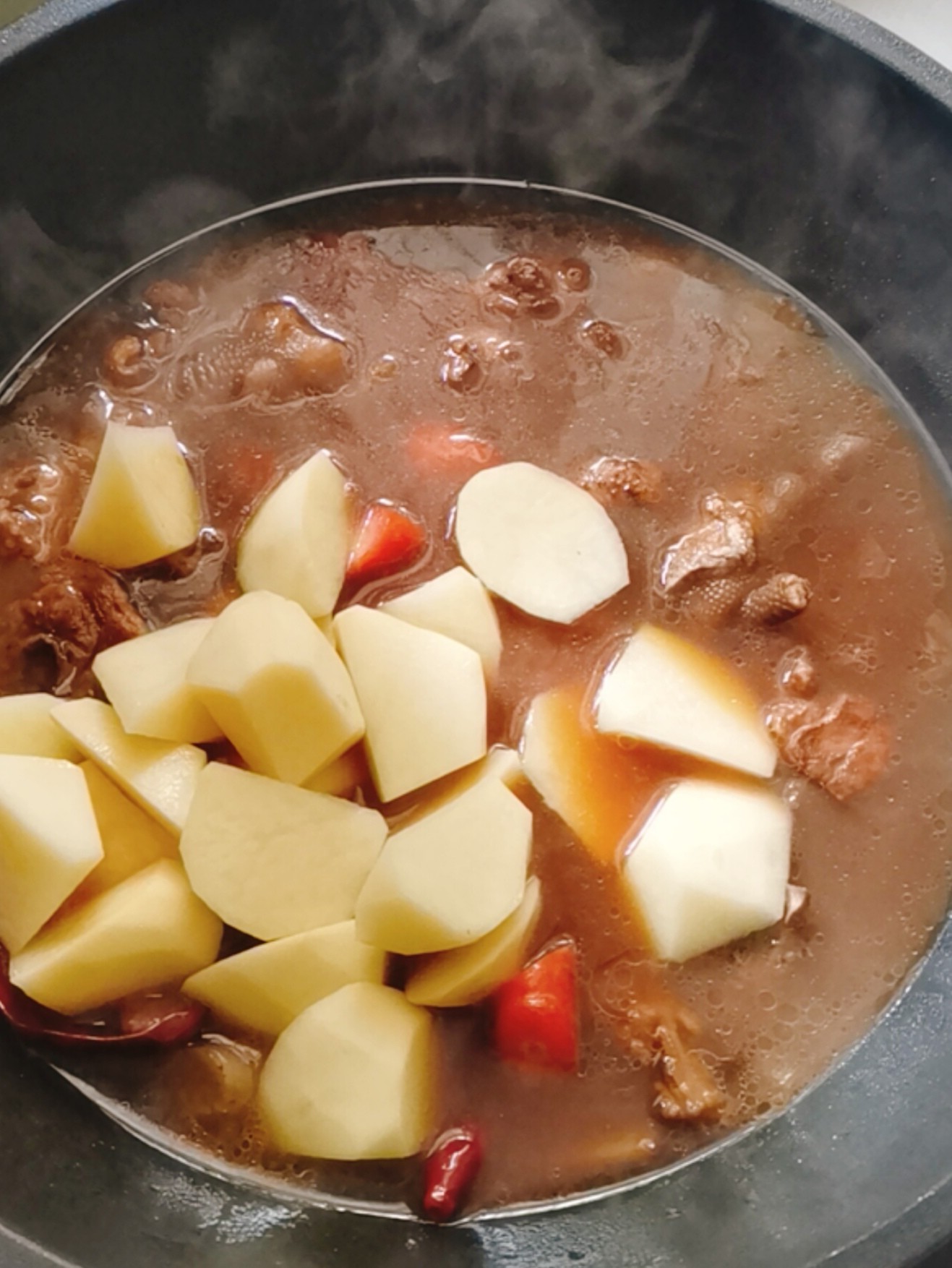 玉米土豆燉雞的做法-咸鮮味燉菜譜