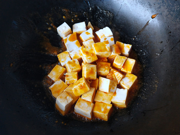 蟹黃豆腐的做法-咸鮮味炒菜譜