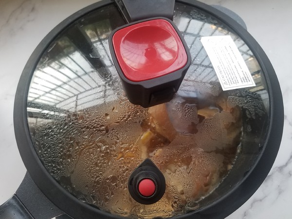 蘆筍腐乳豬肘的做法-家常味燉菜譜