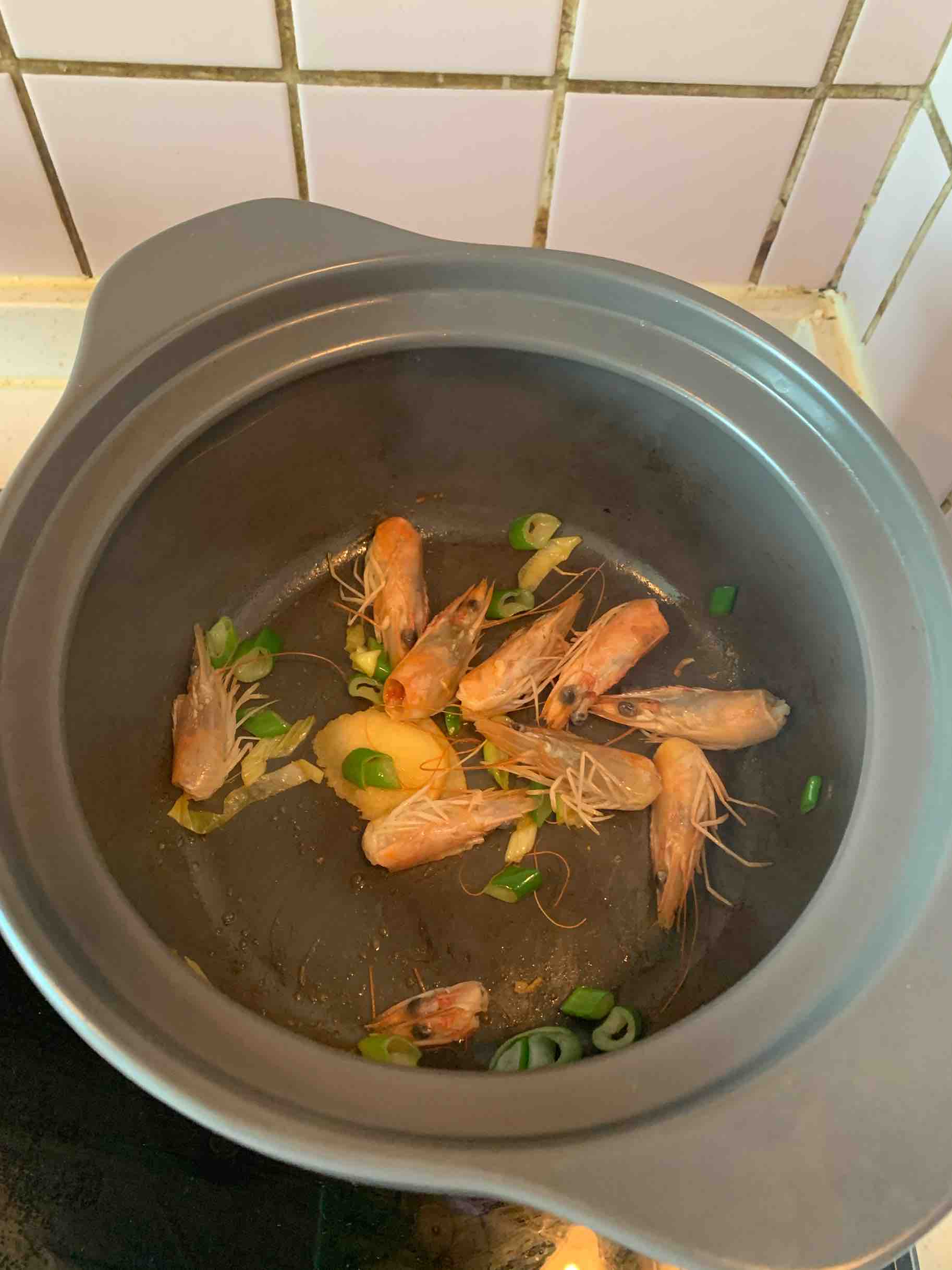 南瓜蝦煲的做法-咸鮮味煲菜譜-易網<a href=http://www.gyfww.com/ target=_blank class=infotextkey>健康養生</a>網 南瓜蝦煲的做法-咸鮮味煲菜譜