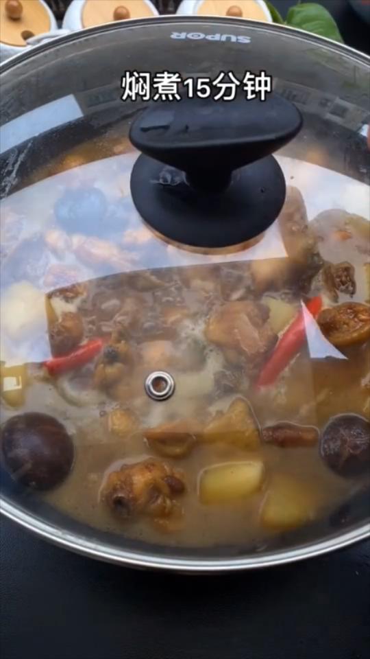 家常黃燜雞的做法-家常味燜菜譜