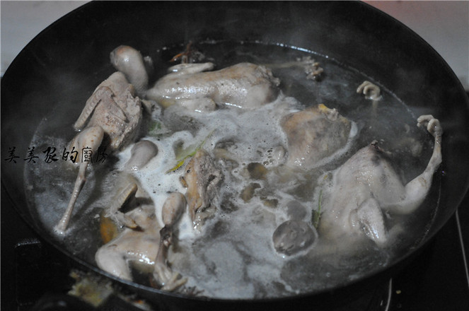 皮薄多汁的烤鵪鶉的做法-家常味烤菜譜