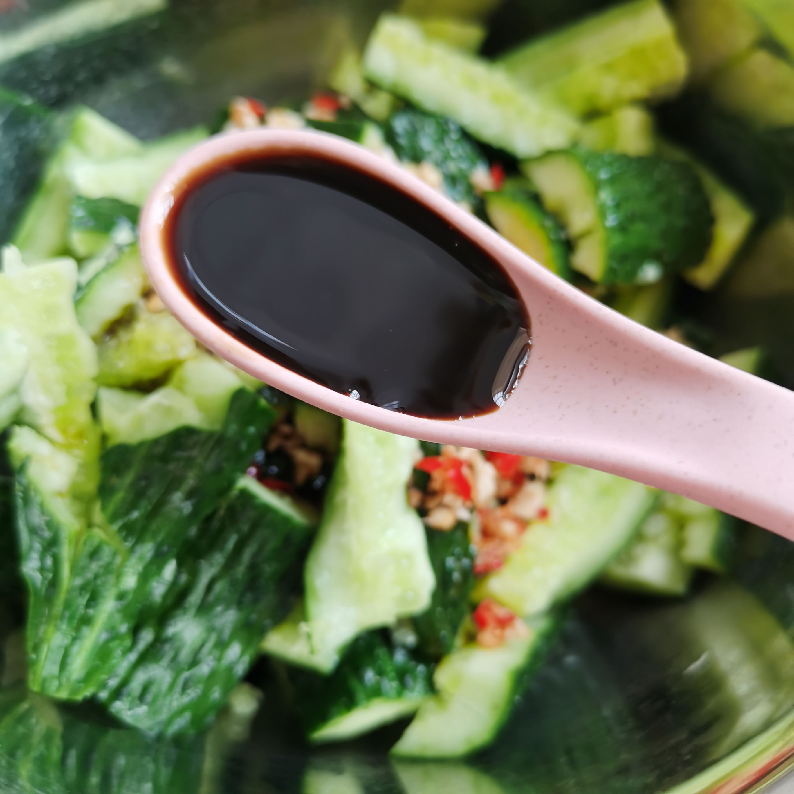 超級(jí)好吃的涼拌黃瓜的做法-家常味拌菜譜