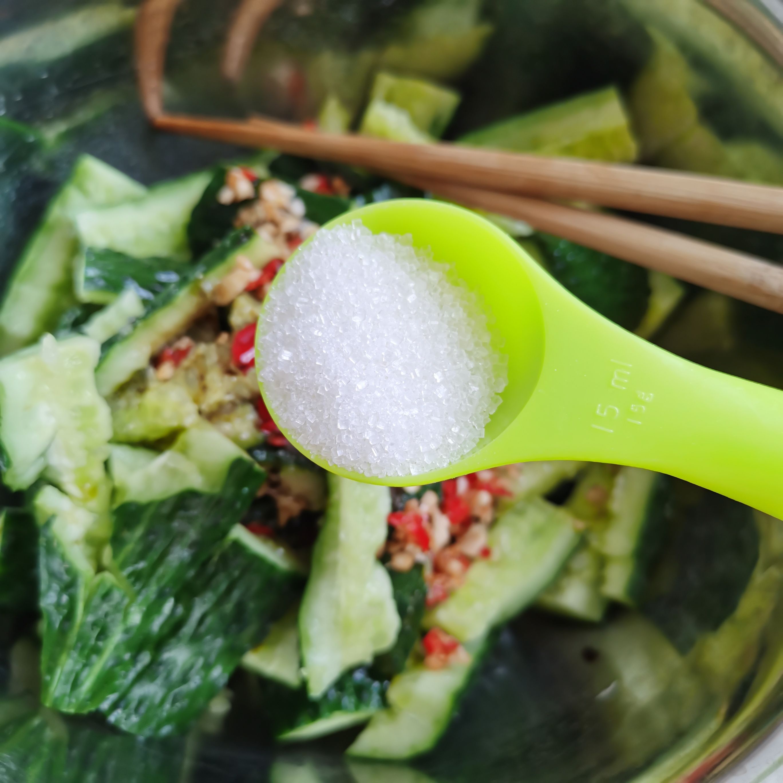 超級(jí)好吃的涼拌黃瓜的做法-家常味拌菜譜