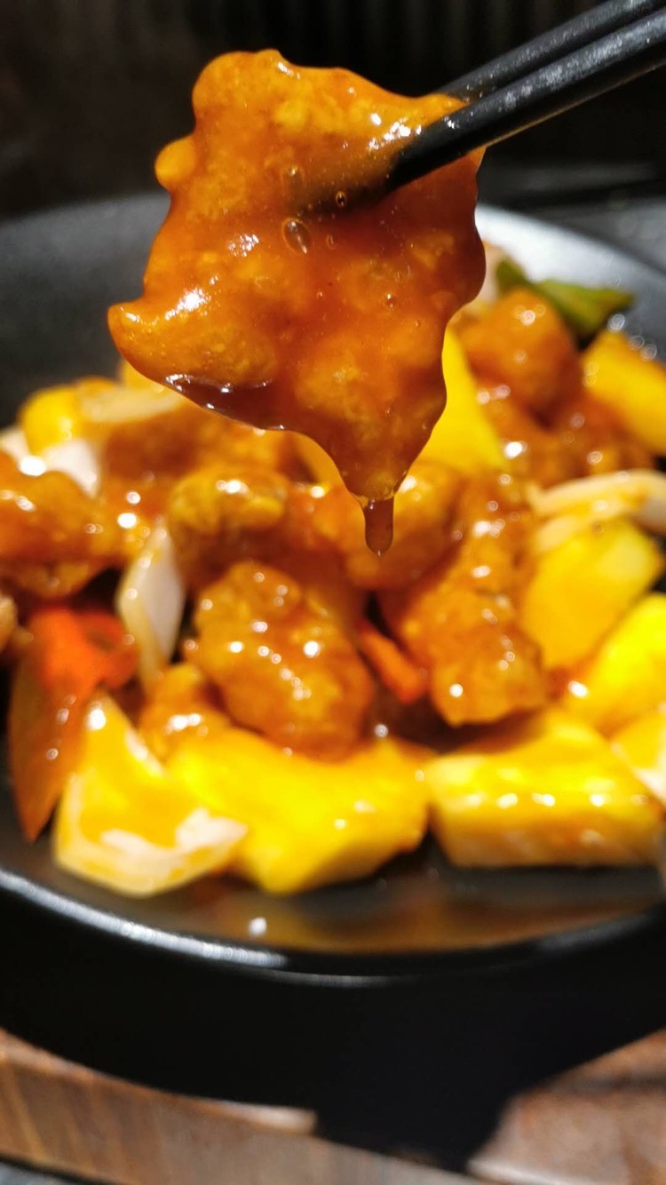 鳳梨咕嚕肉的做法-酸甜味炒菜譜-易網(wǎng)健康養(yǎng)生網(wǎng) 鳳梨咕嚕肉的做法-酸甜味炒菜譜