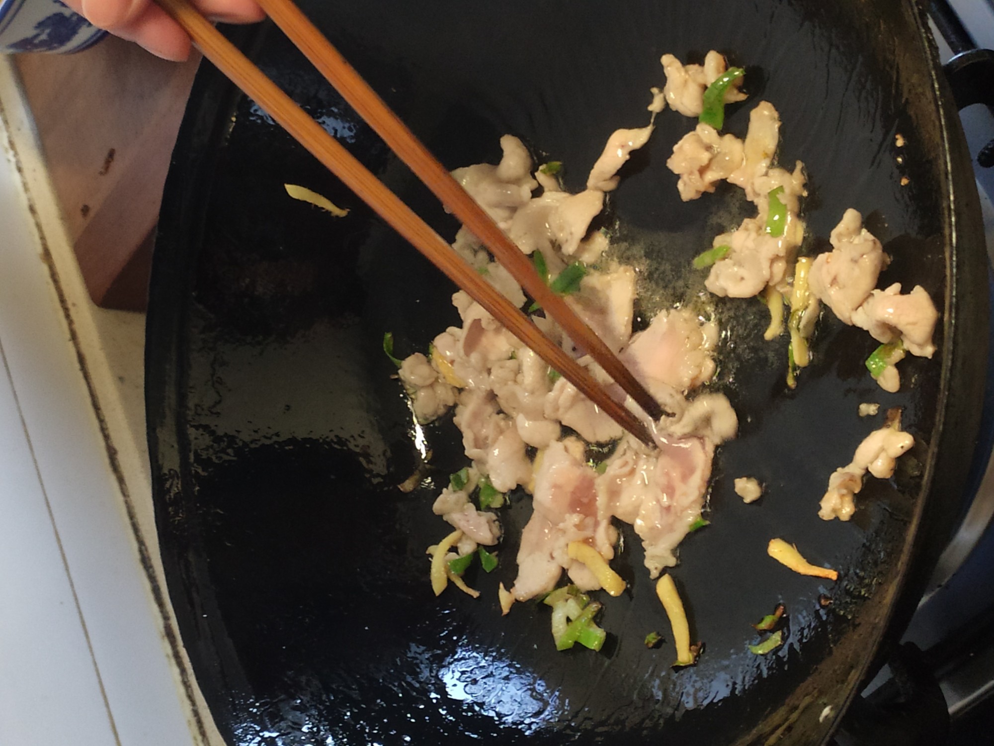 彩椒炒白玉菇的做法-咸鮮味炒菜譜