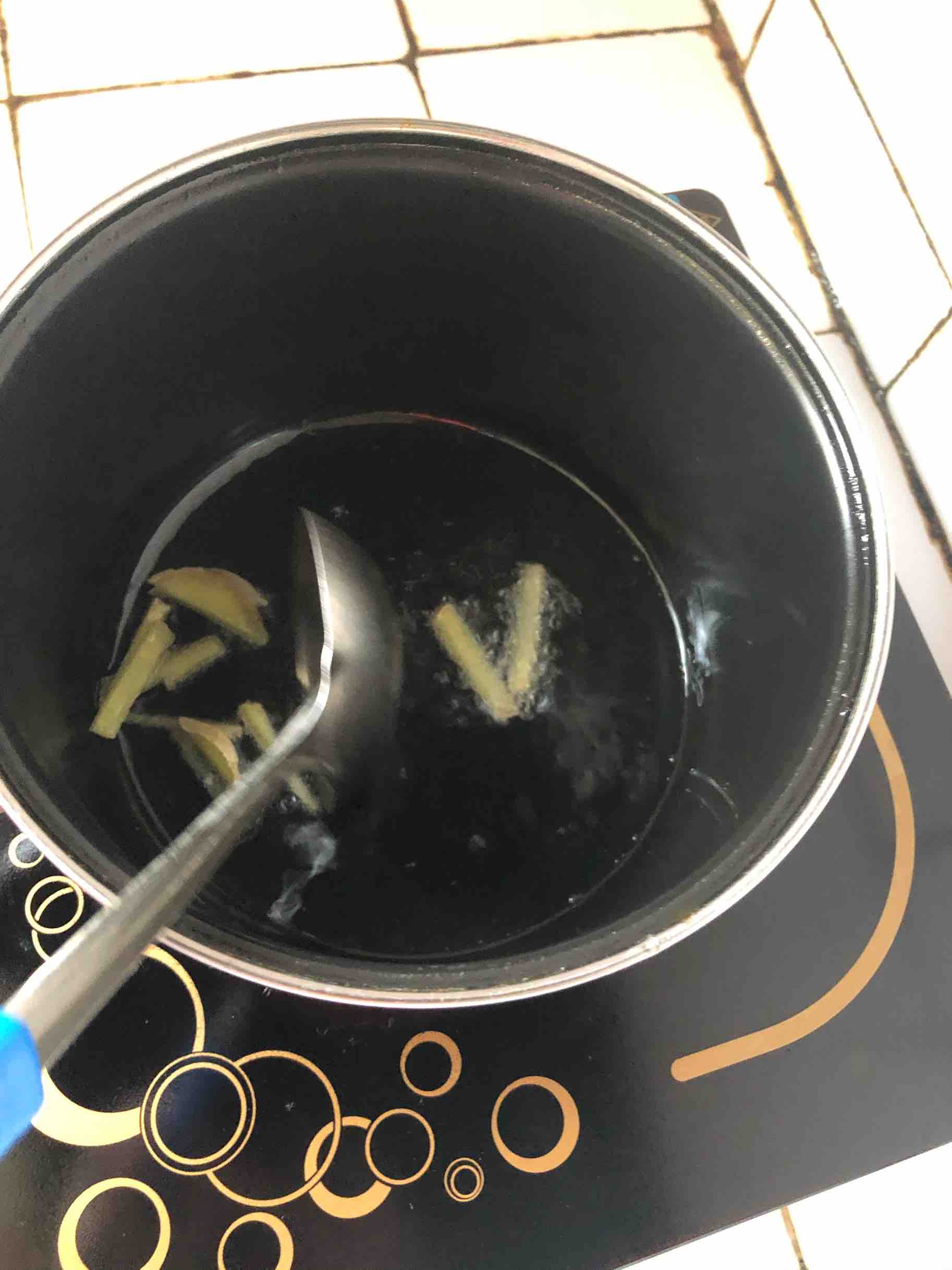 牛肉炒青椒的做法-咸鮮味炒菜譜