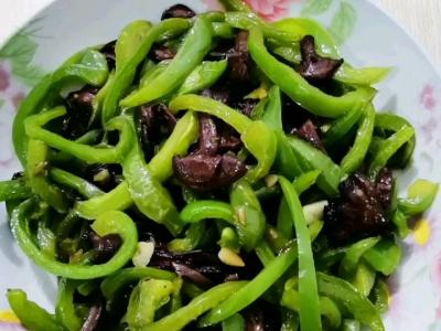 辣椒炒蘑菇的做法-咸鮮味炒菜譜