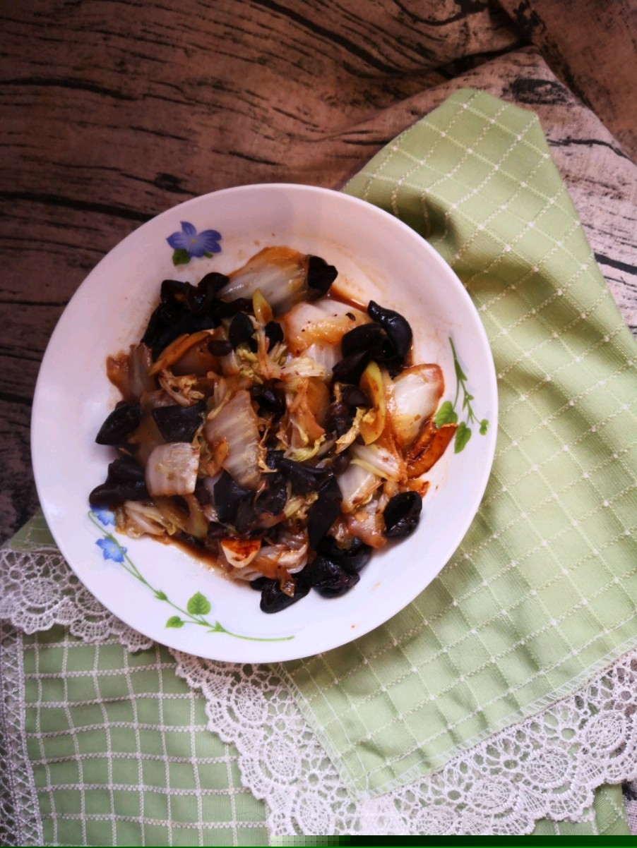 豆豉炒白菜片木耳的做法-家常味炒菜譜