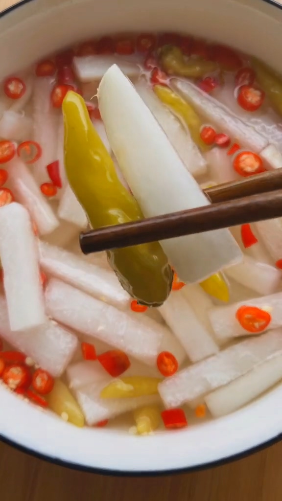 酸辣開胃腌蘿卜的做法-酸辣味腌菜譜