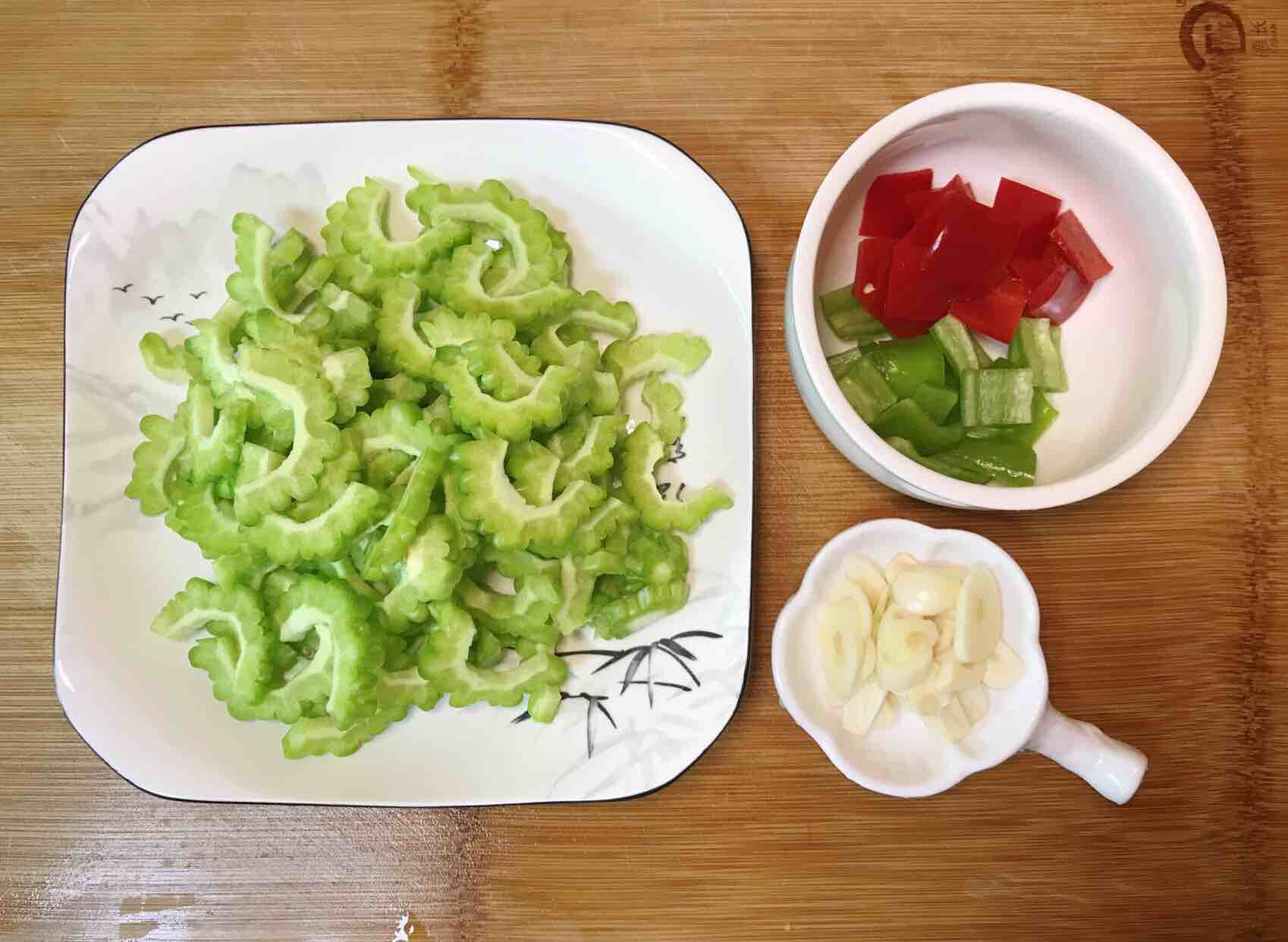 爽口苦瓜的做法-家常味拌菜譜