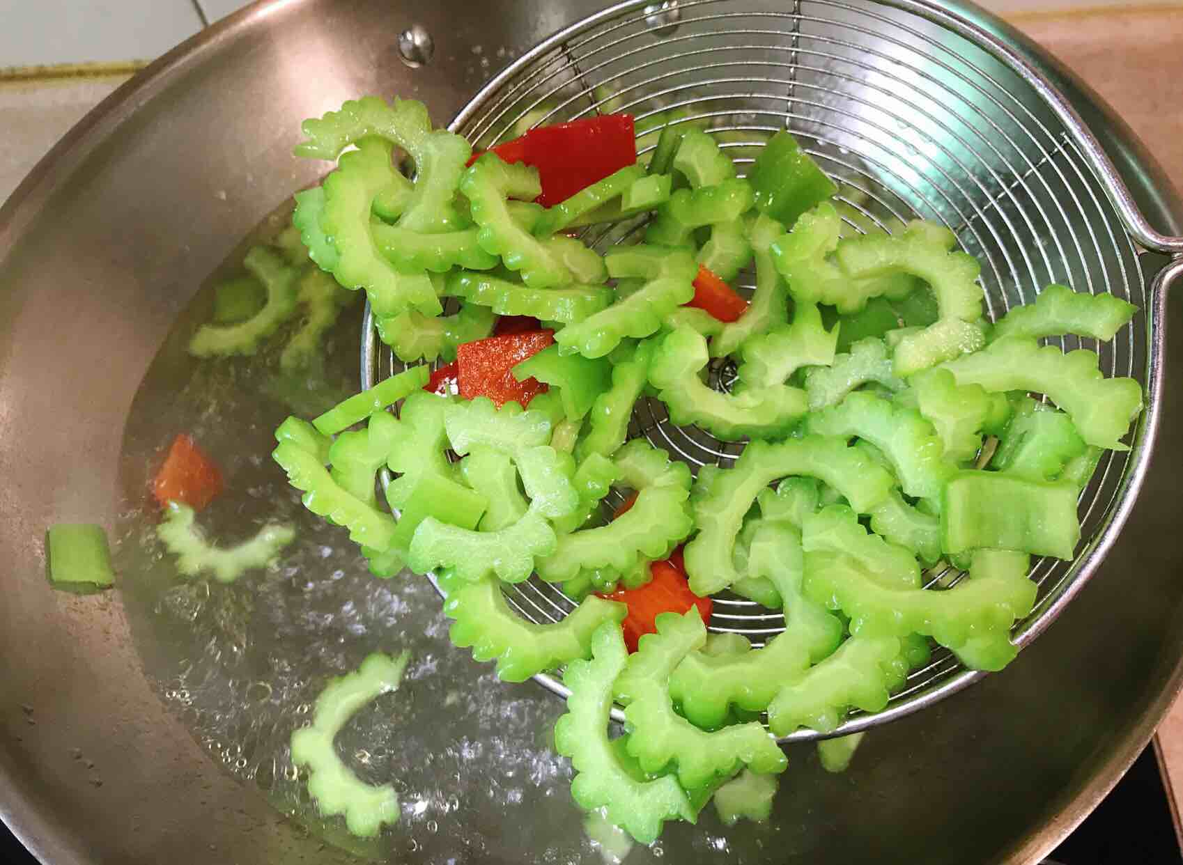 爽口苦瓜的做法-家常味拌菜譜