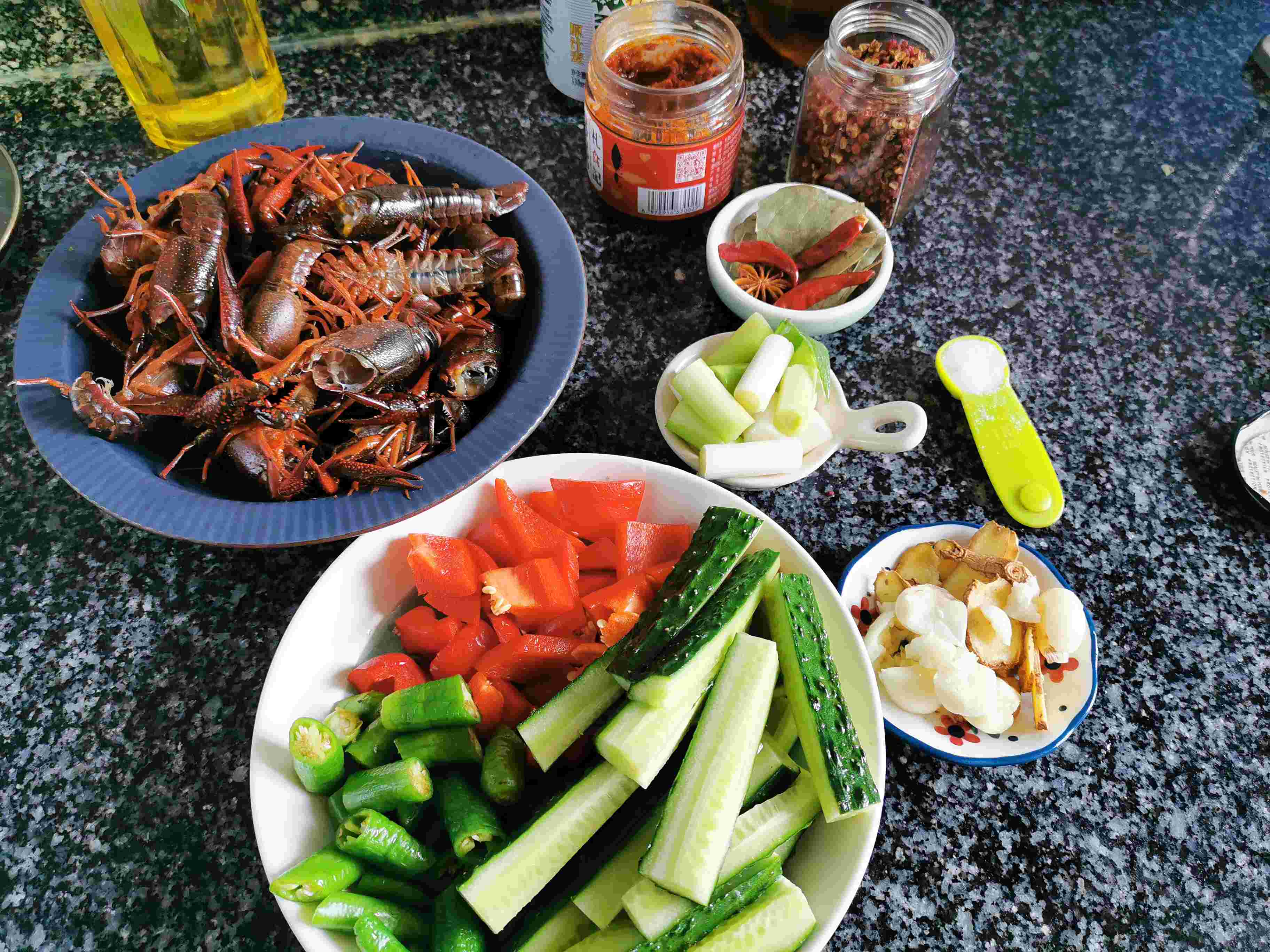 香辣小龍蝦的做法-香辣味炒菜譜