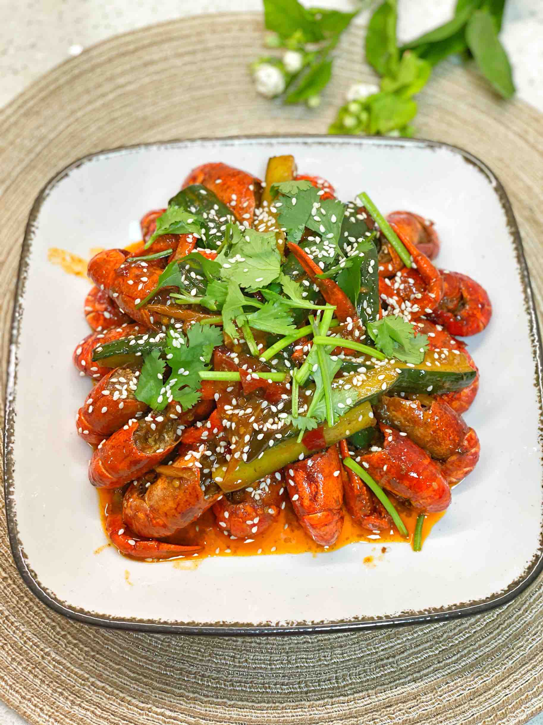 魚香小龍蝦，解鎖超簡單做法！的做法-酸辣味炒菜譜