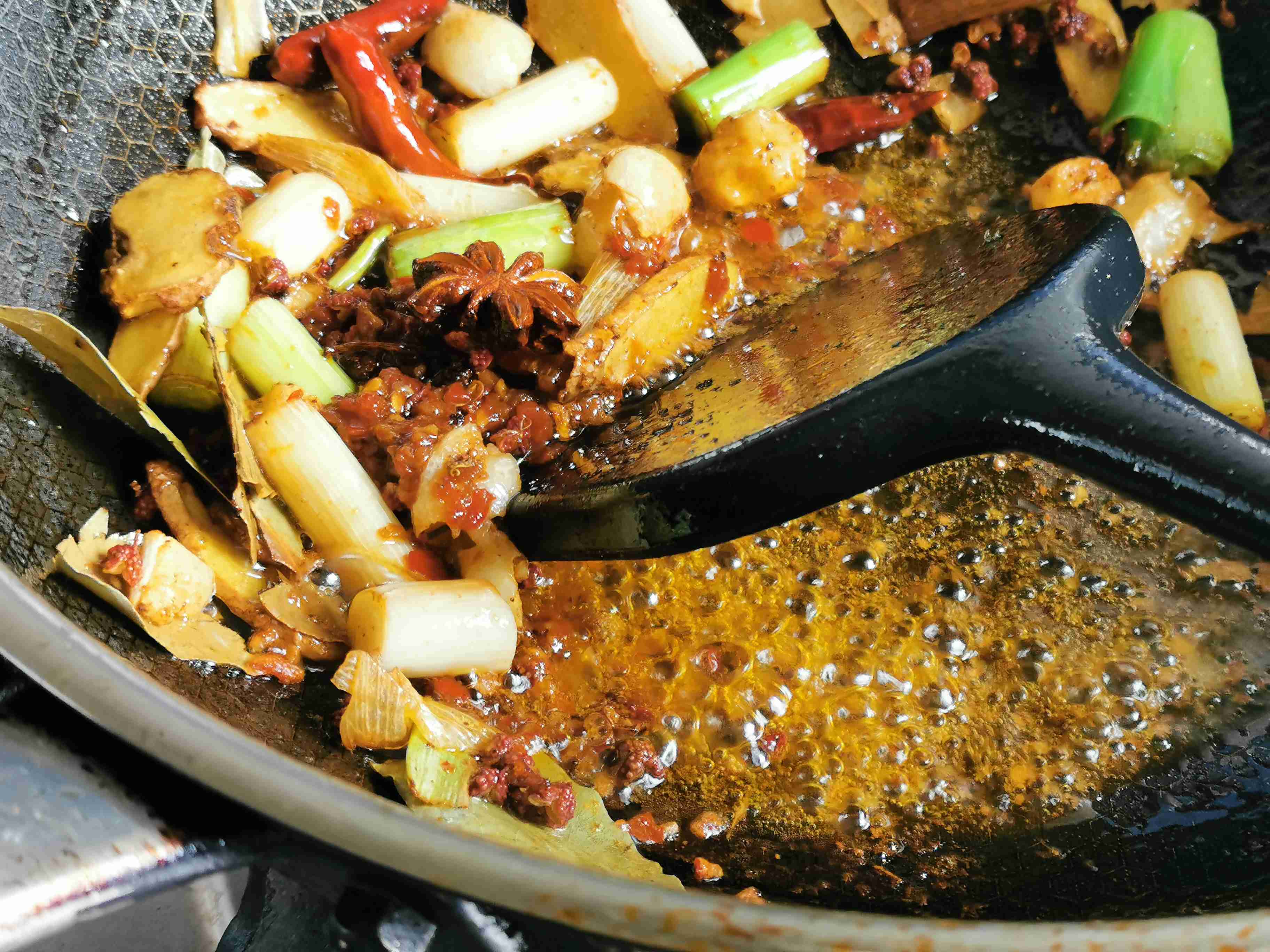 香辣小龍蝦的做法-香辣味炒菜譜