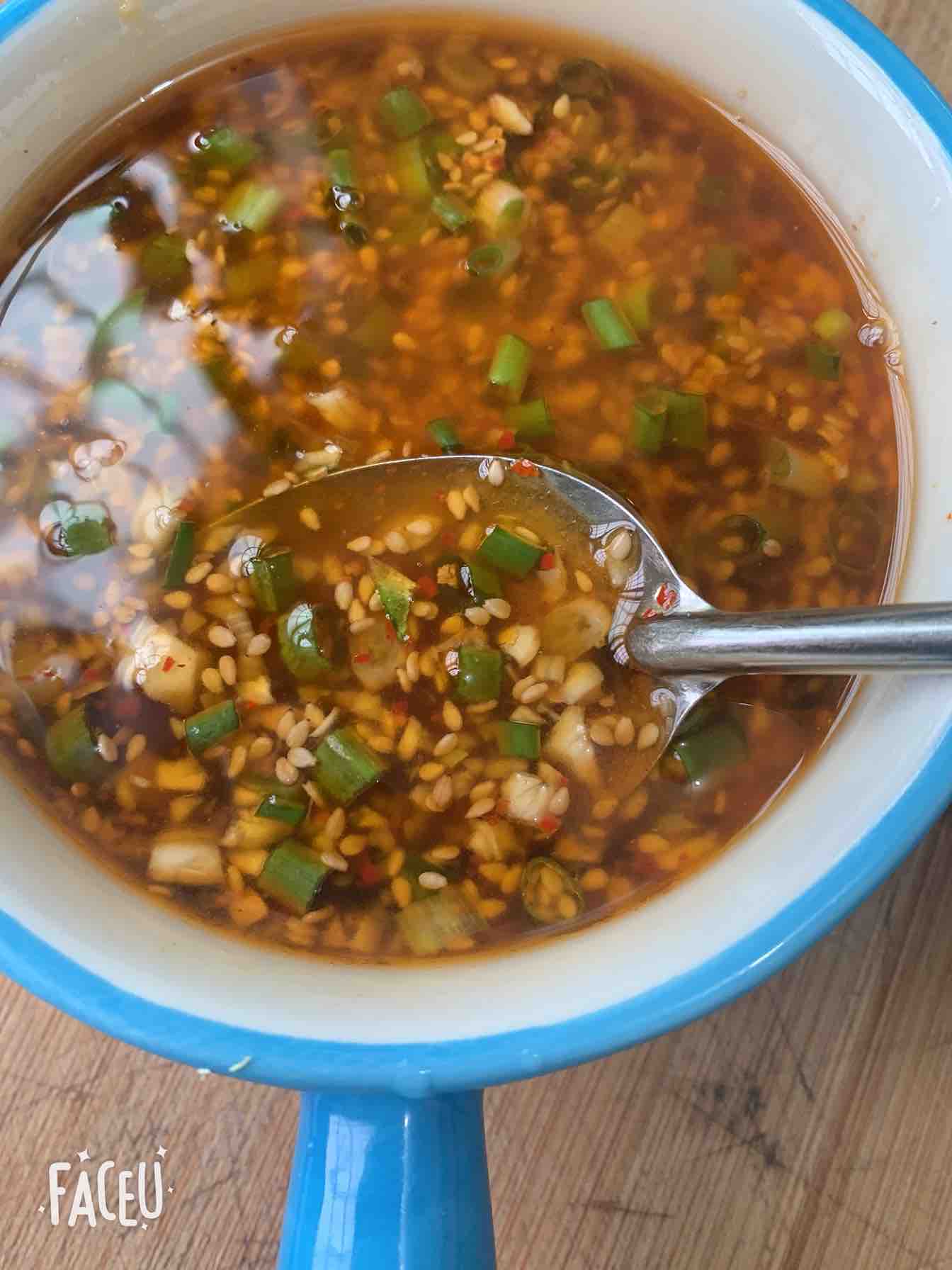 手撕雞的做法-酸辣味拌菜譜