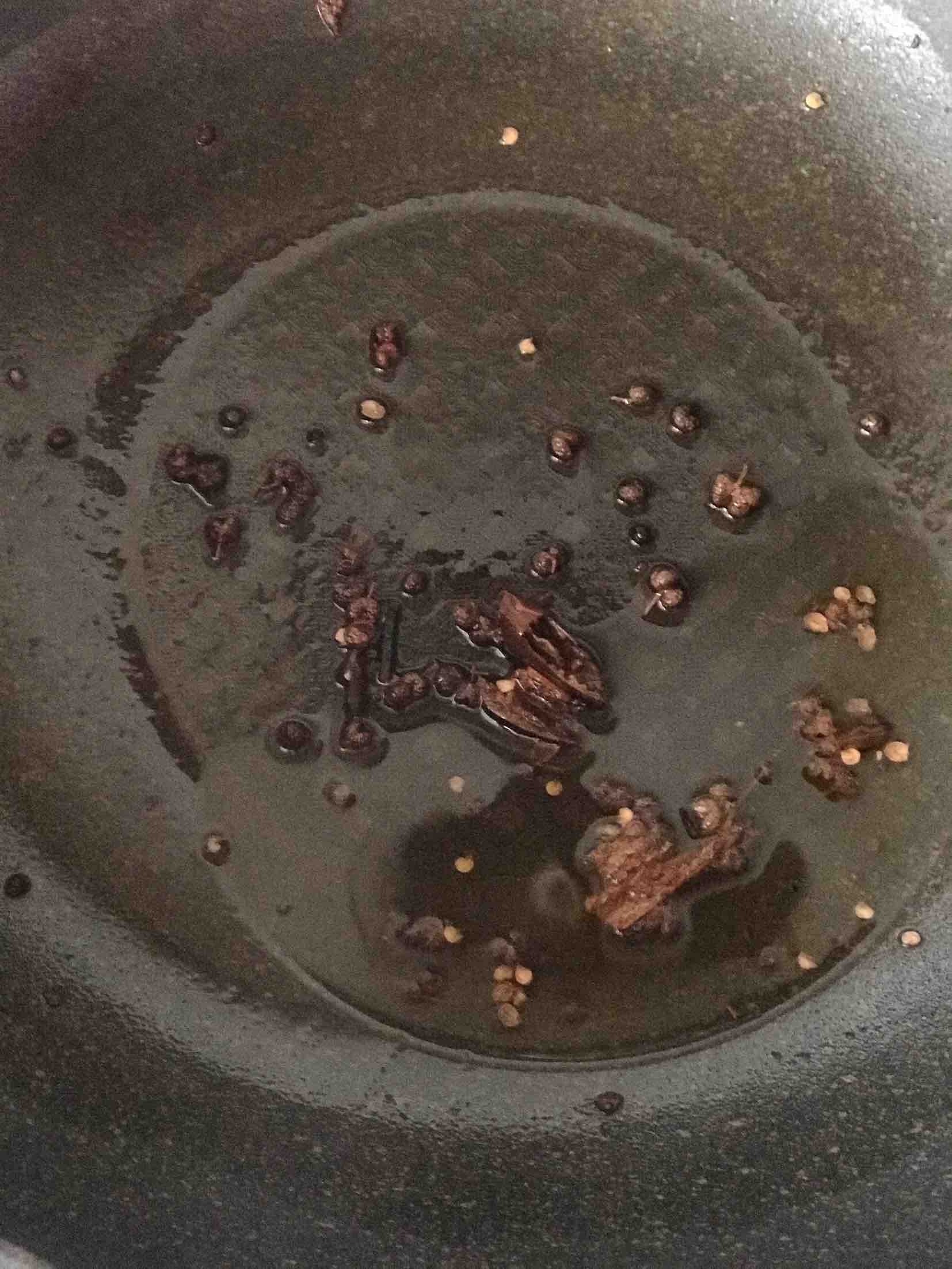 山芹燒豬肉香干的做法-咸鮮味燒菜譜