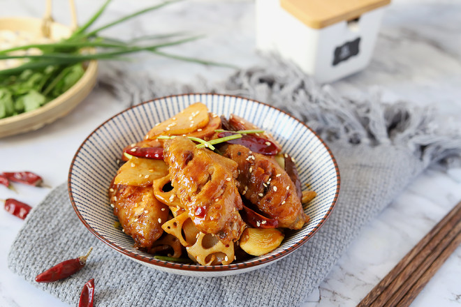 干鍋雞翅的做法-家常味燒菜譜