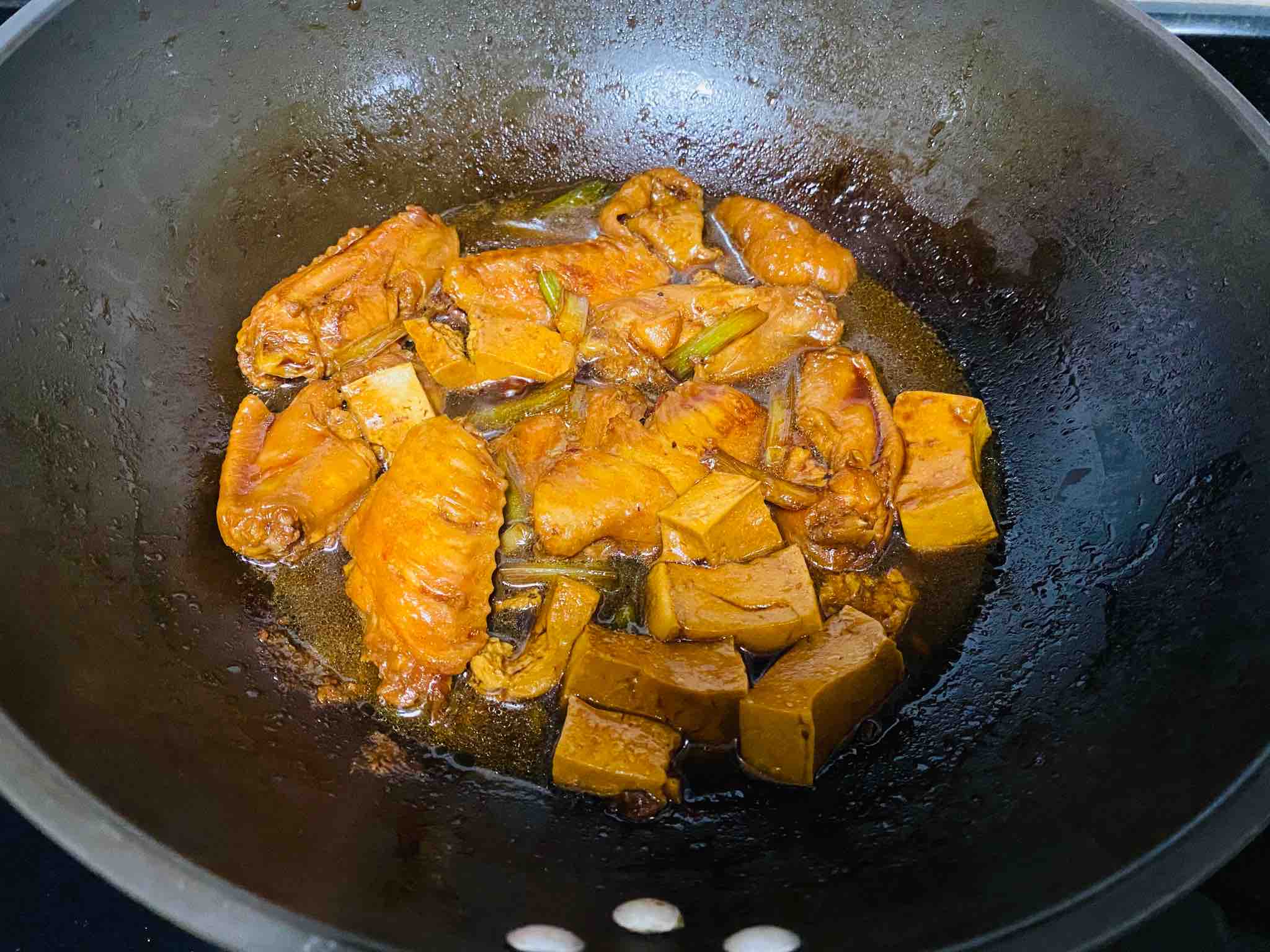 吮指原味雞翅的做法-咸鮮味燜菜譜-易網健康養生網 吮指原味雞翅的做法-咸鮮味燜菜譜