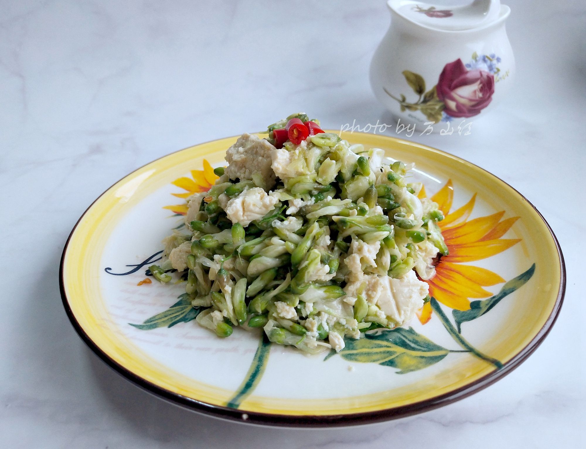 槐花拌豆腐的做法-家常味煮菜譜