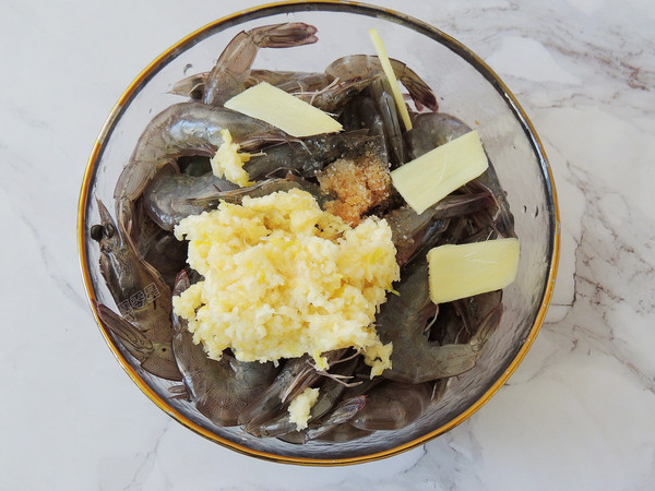 蒜蓉粉絲烤蝦的做法-蒜香味烤菜譜-易網(wǎng)健康養(yǎng)生網(wǎng) 蒜蓉粉絲烤蝦的做法-蒜香味烤菜譜