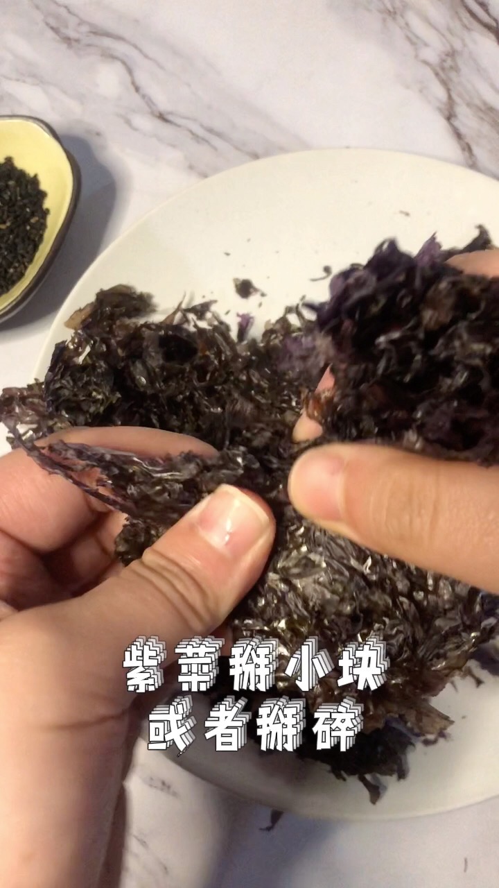 香脆芝麻海苔的做法-咸鮮味炒菜譜-易網<a href=http://www.gyfww.com/ target=_blank class=infotextkey>健康養生</a>網 香脆芝麻海苔的做法-咸鮮味炒菜譜