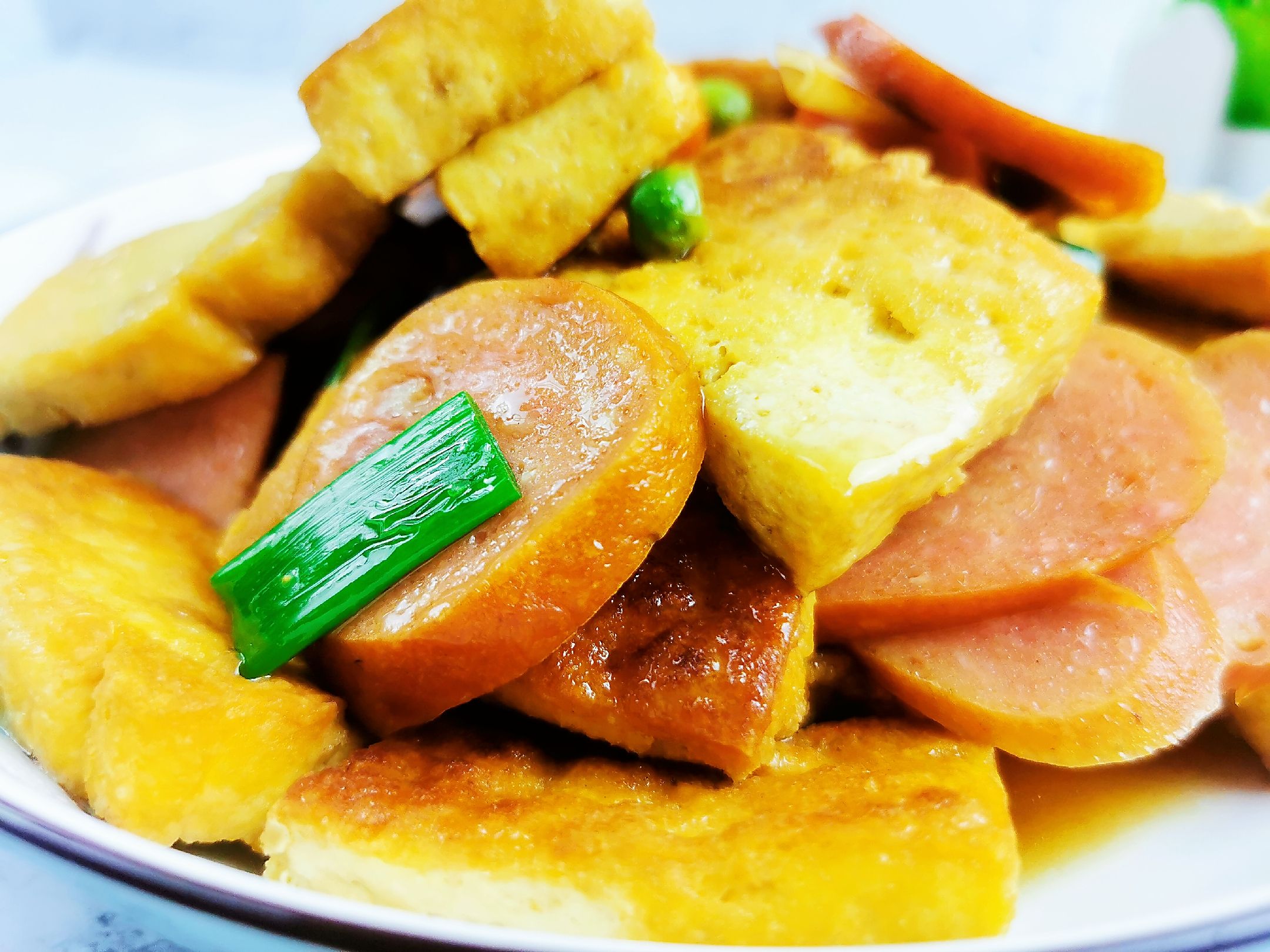 豆腐炒香腸的做法-咸鮮味炒菜譜-易網健康養生網 豆腐炒香腸的做法-咸鮮味炒菜譜