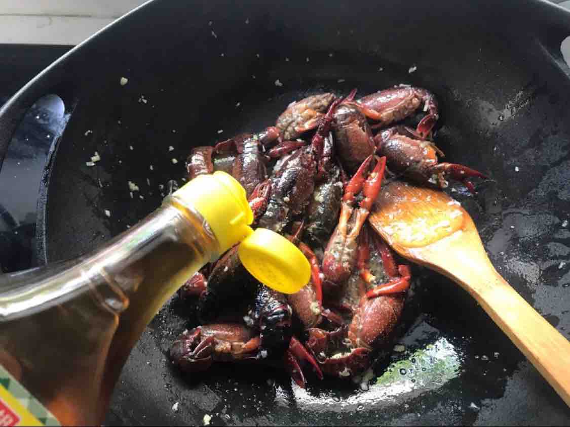 小龍蝦的做法-五香味煮菜譜