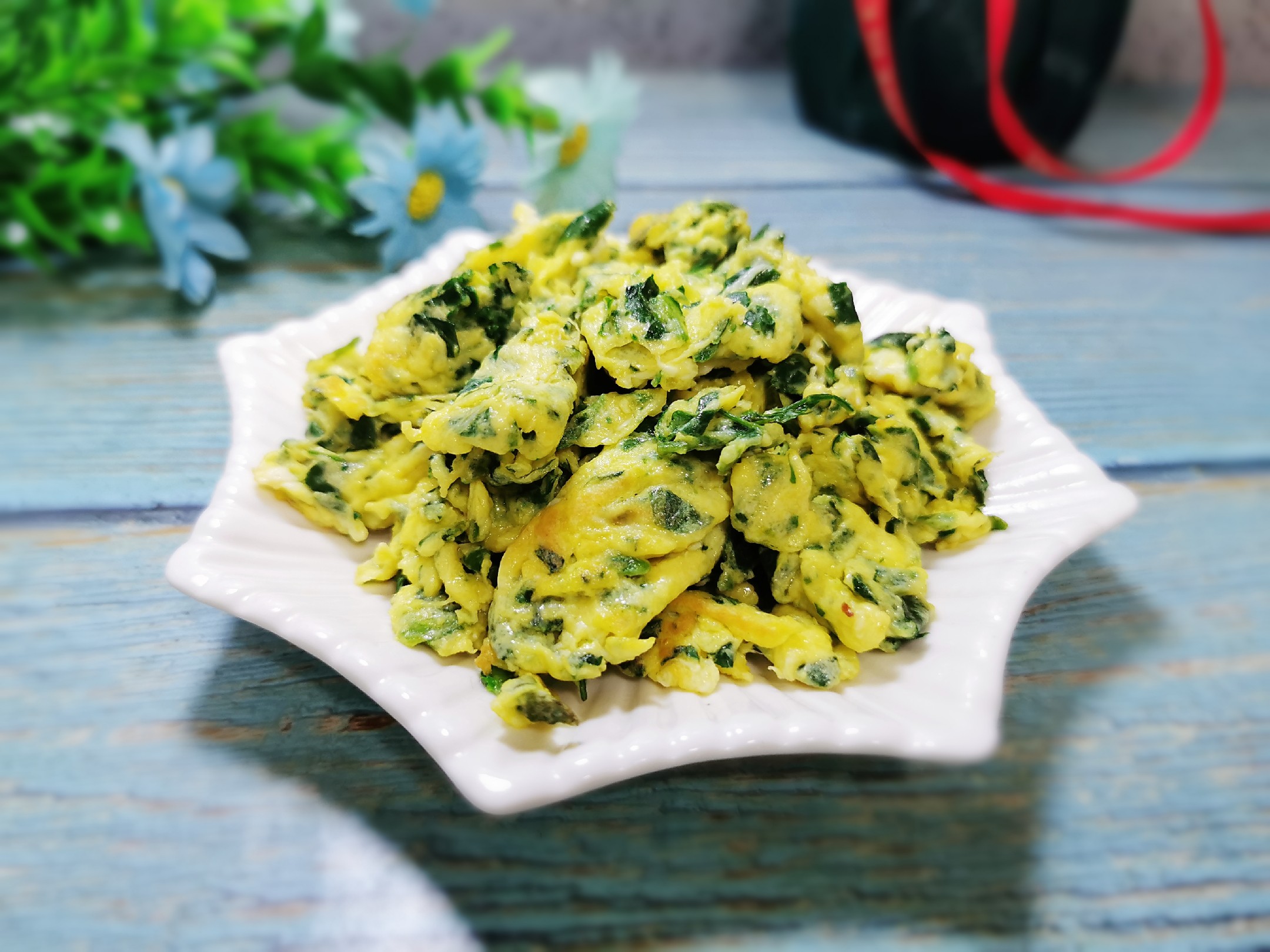 苜蓿菜炒雞蛋的做法-家常味炒菜譜