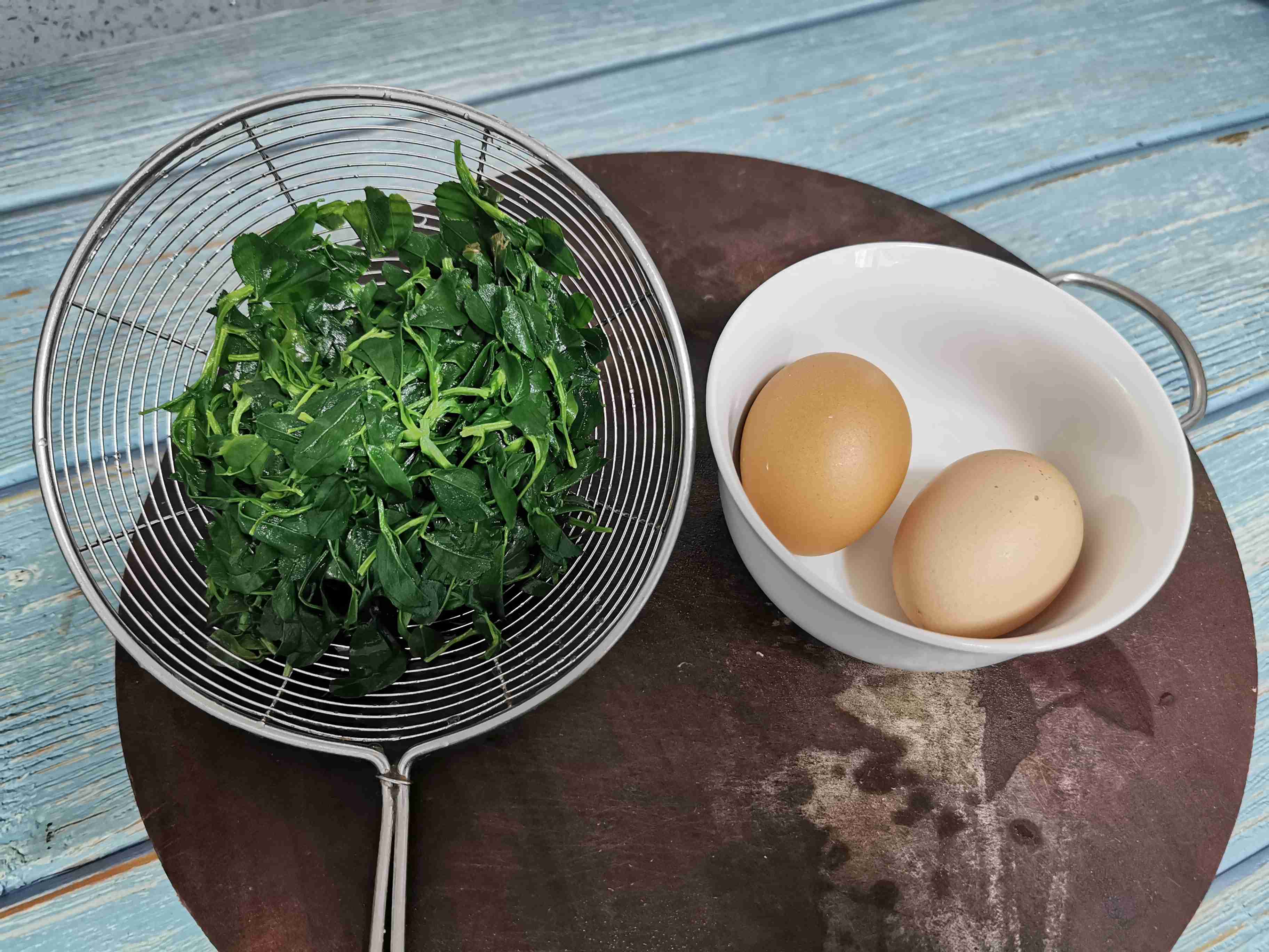 苜蓿菜炒雞蛋的做法-家常味炒菜譜