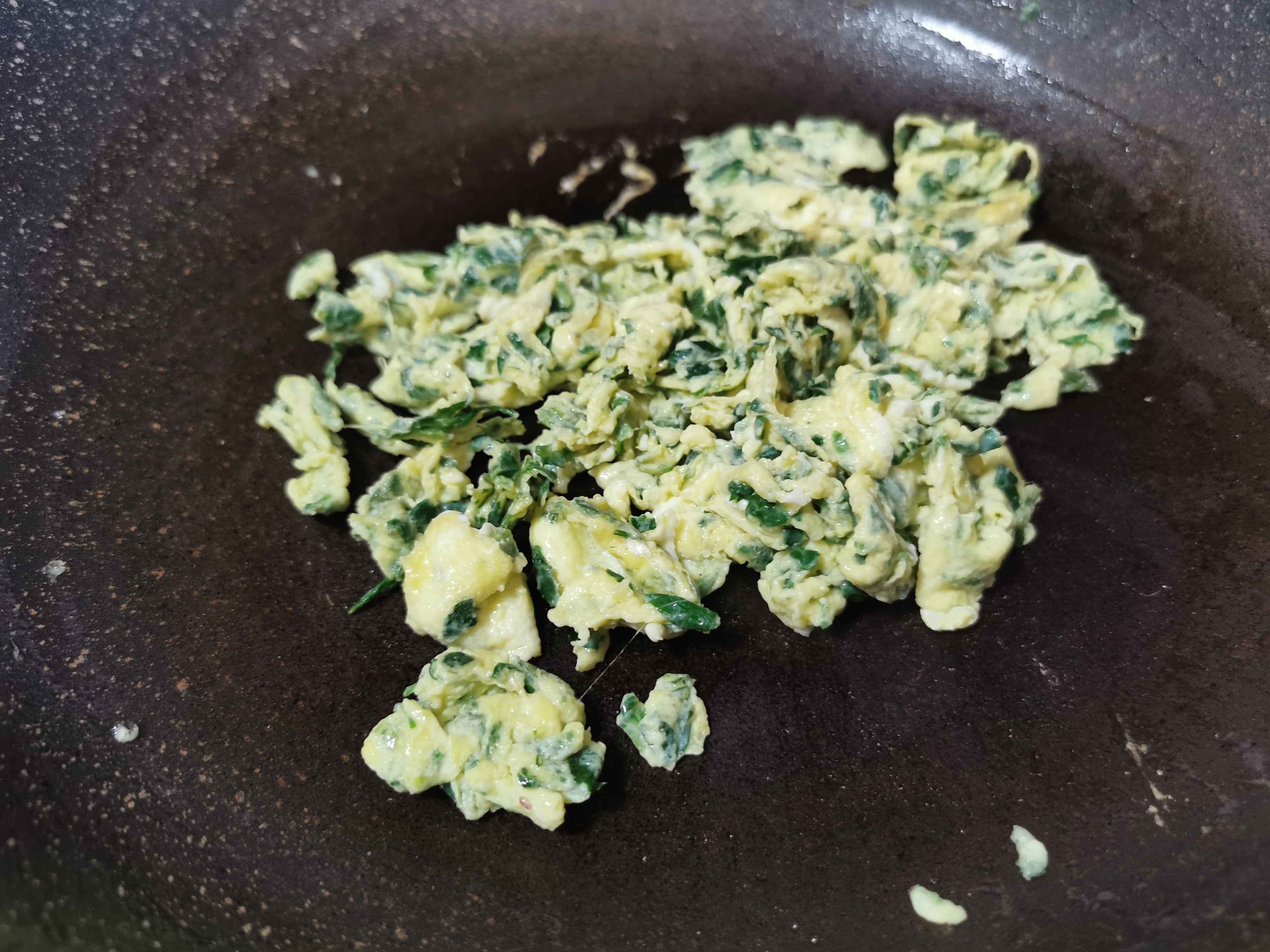 苜蓿菜炒雞蛋的做法-家常味炒菜譜